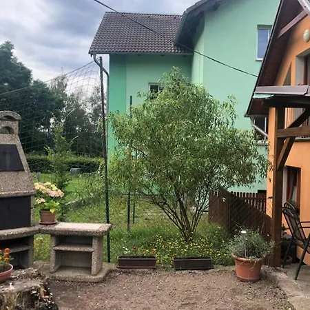 Cely Dum Flora V Ceskosaskem Svycarsku Lägenhet
