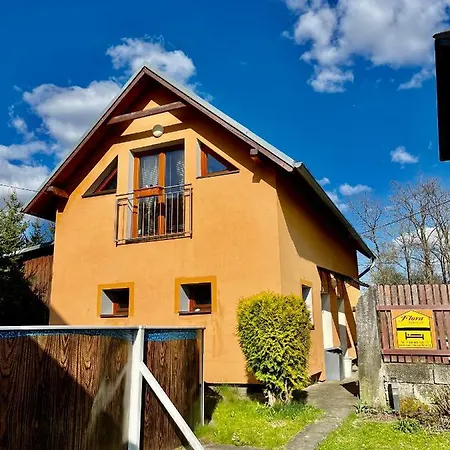 Cely Dum Flora V Ceskosaskem Svycarsku Apartman *