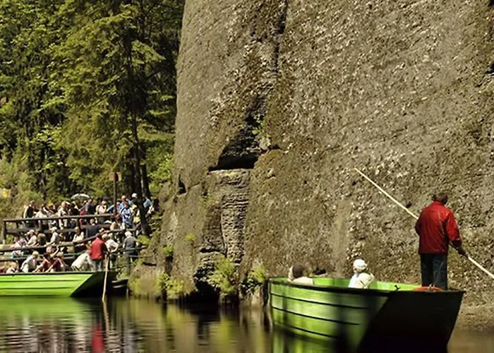 شقة Cely Dum Flora V Ceskosaskem Svycarsku جانوف